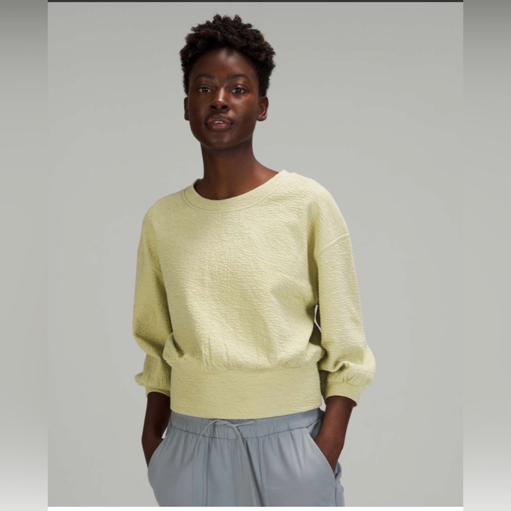 NWOT Lululemon Textured Crewneck Pullover size 2